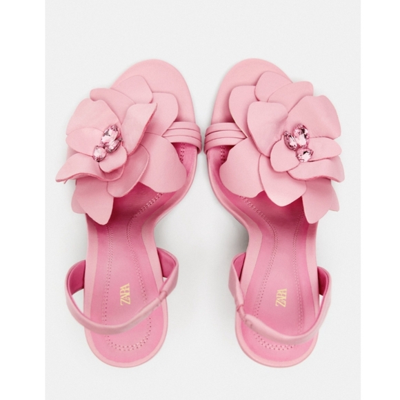❌️SOLD❌️LEATHER FLOWER PINK SANDALS SIZE 6 - Picture 2 of 9